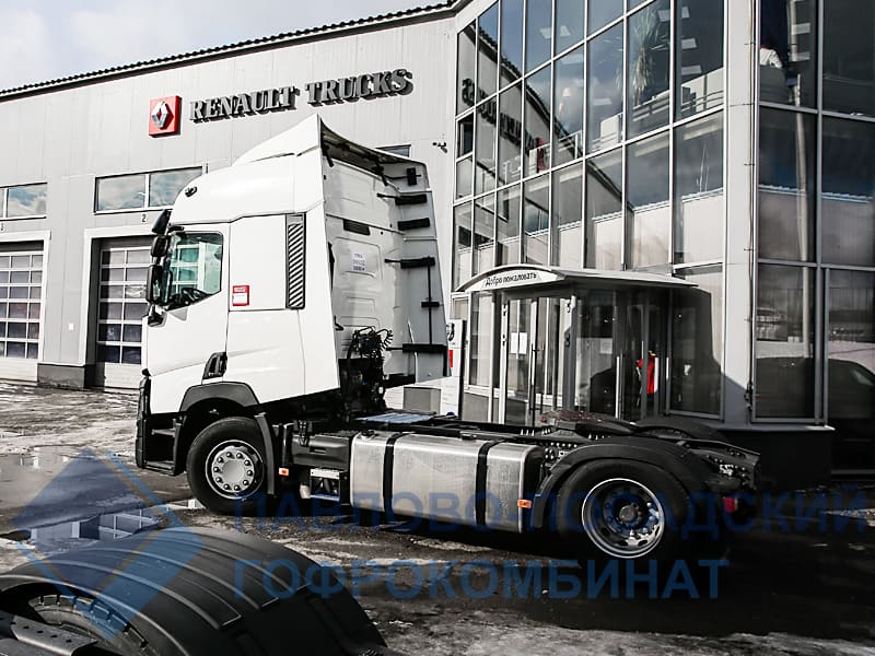 Автопарк пополнился седельными тягачами Renault Trucks T-серии